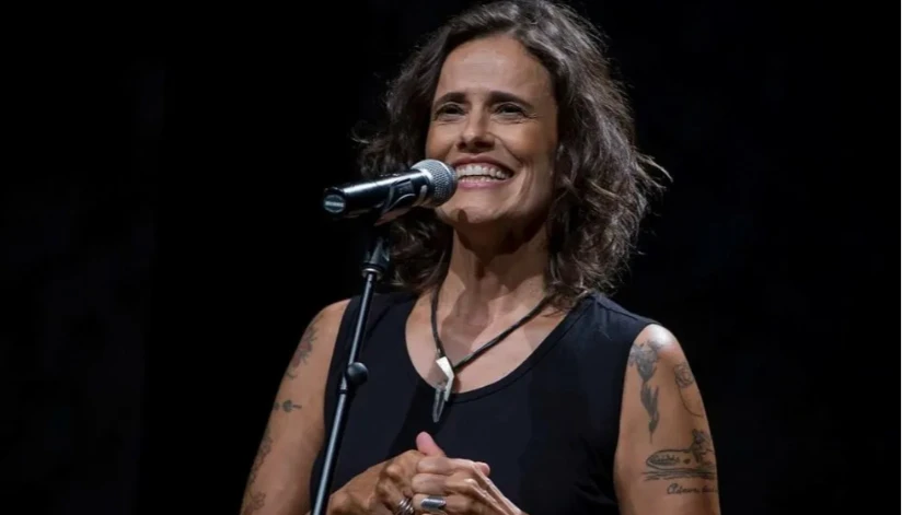 Zélia Duncan faz apresentação gratuita no encerramento do Femucic 2025; saiba mais Zélia Duncan faz apresentação gratuita no encerramento do Femucic 2025; saiba mais