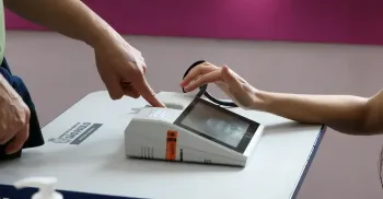 Eleitores sem biometria cadastrada podem votar nas eleições deste ano; entenda 