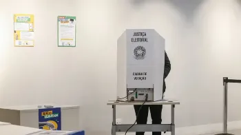 Além da presidência, cidades paranaenses votam para prefeito e mudança de fronteiras 