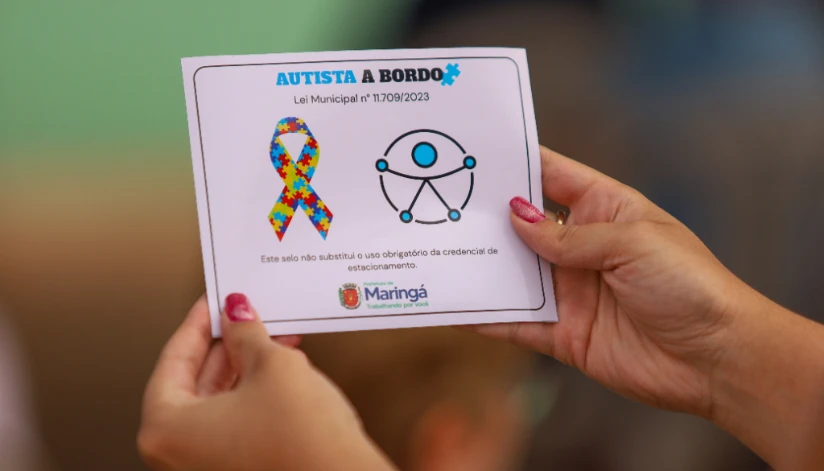 Motoristas de Maringá terão ‘Selo Autista a Bordo’ para veículos que transportam pessoas com TEA