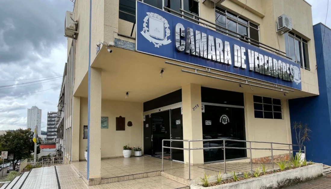 Câmara de Francisco Beltrão abre concurso com salários de até R$ 9,8 mil