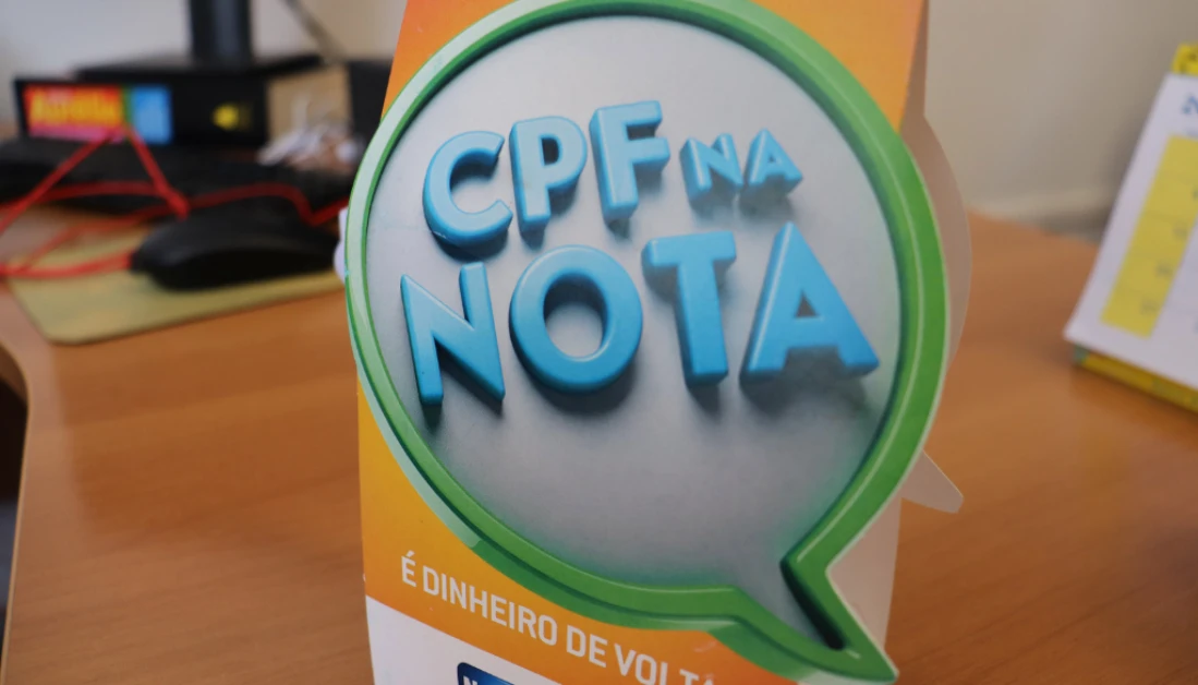 Moradores de Maringá e de mais 38 cidades ganham prêmios de R$ 1 mil do Nota Paraná Moradores de Maringá e de mais 38 cidades ganham prêmios de R$ 1 mil do Nota Paraná