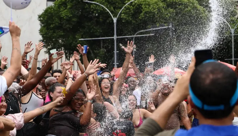 Celular no Carnaval: saiba como proteger seus dados em caso de furto