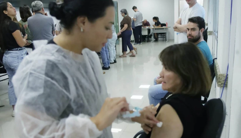 Casos e internações por síndromes gripais diminuem no Paraná Casos e internações por síndromes gripais diminuem no Paraná