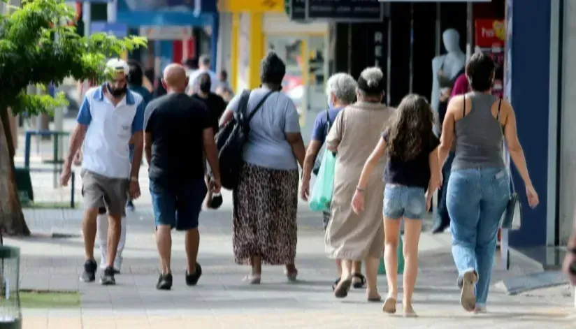 Acim define horário de funcionamento do comércio de rua de Maringá no final de ano