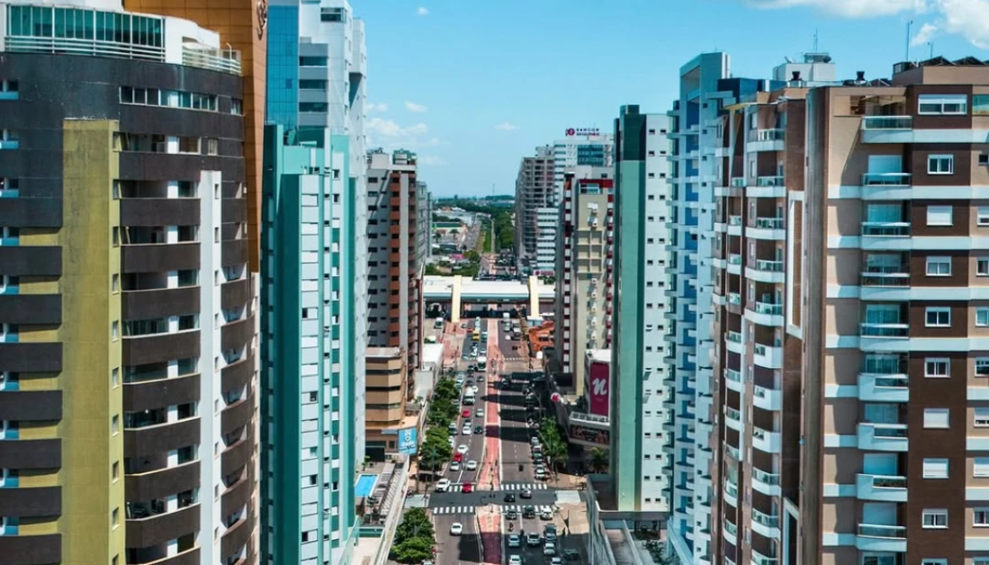 Tempo volta a ficar instável em Maringá neste final de semana; confira a previsão completa Tempo volta a ficar instável em Maringá neste final de semana; confira a previsão completa
