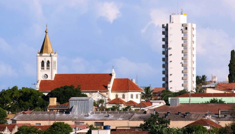 Prefeitura da região Norte do Paraná abre concurso com 21 vagas para agente administrativo