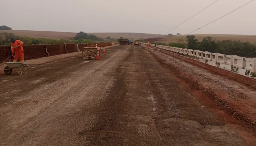 Ponte sobre o Rio Ivaí na PR-457 terá pare-e-siga para veículos de passeio neste domingo (6)