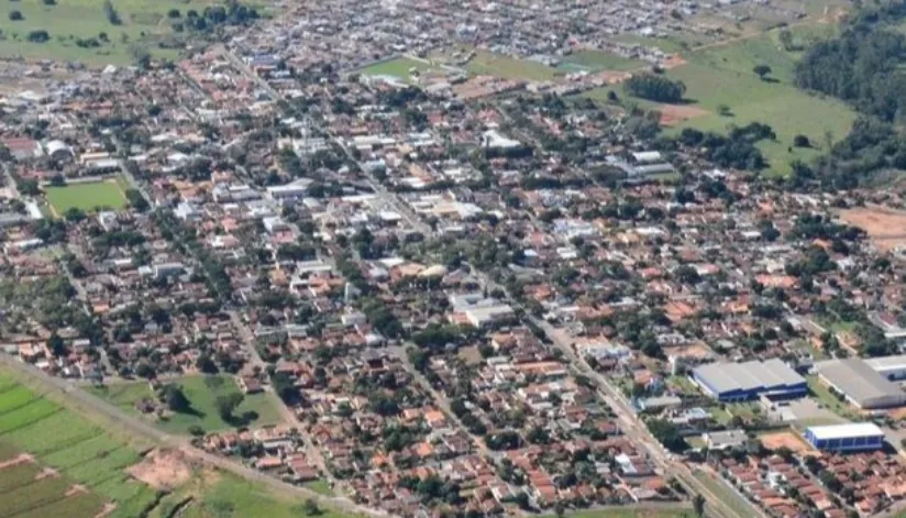 Prefeitura de Douradina abre concurso público com salários de até R$ 11,3 mil Prefeitura de Douradina abre concurso público com salários de até R$ 11,3 mil