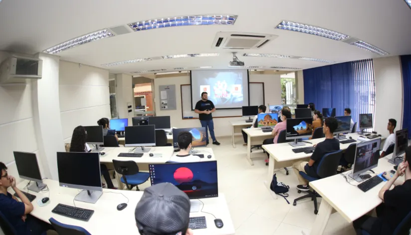 Prefeitura de Maringá abre pré-inscrições para cursos gratuitos do programa ‘Jovem Digital’