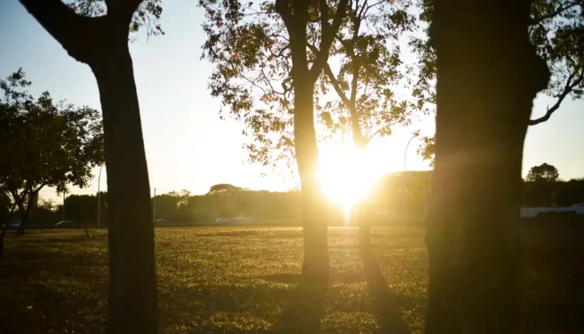 Em dia de altas temperaturas, Maringá entra em alerta de baixa umidade do Inmet