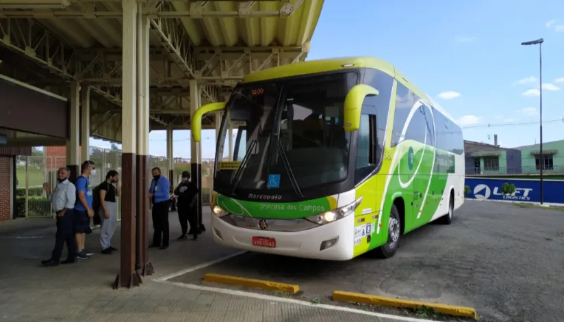 Idosos terão gratuidade em passagens de ônibus intermunicipais no Paraná; veja regras Idosos terão gratuidade em passagens de ônibus intermunicipais no Paraná; veja regras