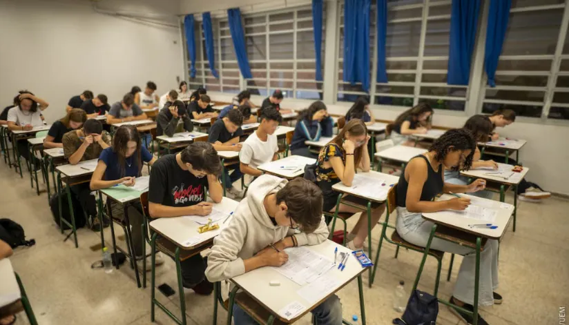 UEM aplica provas dos Vestibulares de Inverno e EaD neste domingo (14); veja orientações UEM aplica provas dos Vestibulares de Inverno e EaD neste domingo (14); veja orientações