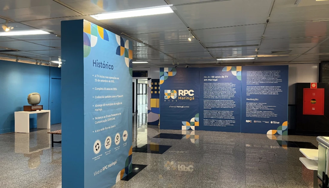 Exposição interativa 'Na TV: 50 anos do audiovisual em Maringá' é aberta no Teatro Calil Haddad