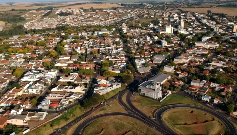 Prefeitura de Mandaguaçu abre inscrições para concurso público; salários chegam a R$ 10,6 mil