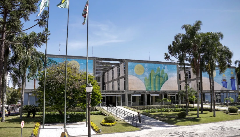 Curitiba abre Processo Seletivo Simplificado para professores com salários de até R$ 4,5 mil Curitiba abre Processo Seletivo Simplificado para professores com salários de até R$ 4,5 mil