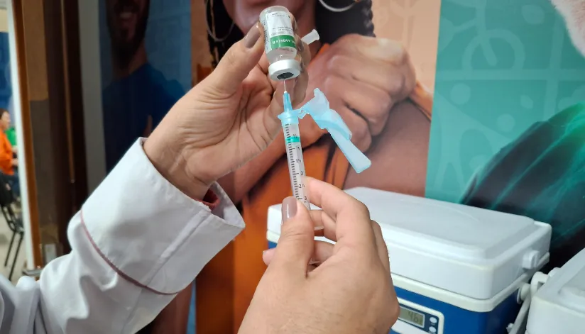 Vacinação contra a gripe é ampliada para toda a população de Maringá Vacinação contra a gripe é ampliada para toda a população de Maringá